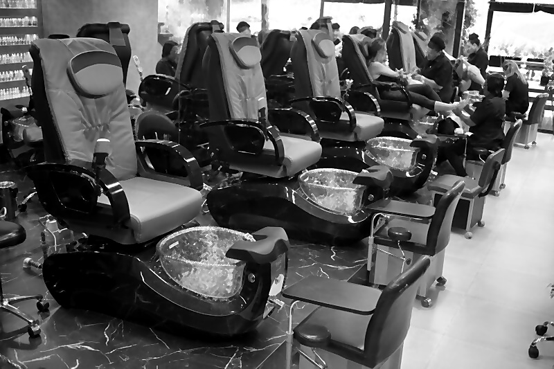 Manicure e pedicure em Belo Horizonte - Poltronas SPA com hidromassagem no salão Belvedere